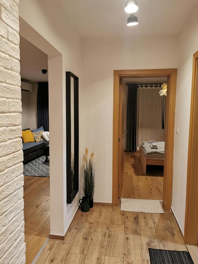 Διαμέρισμα Centrally Located , Brand New, Cozy With Parking